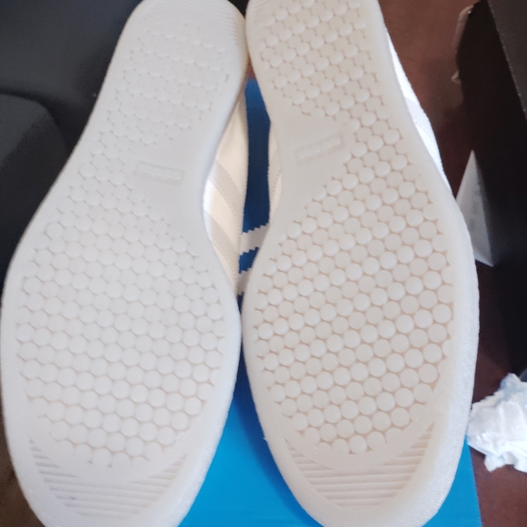 Adidas Cream Sneakers - Picture 2 of 3